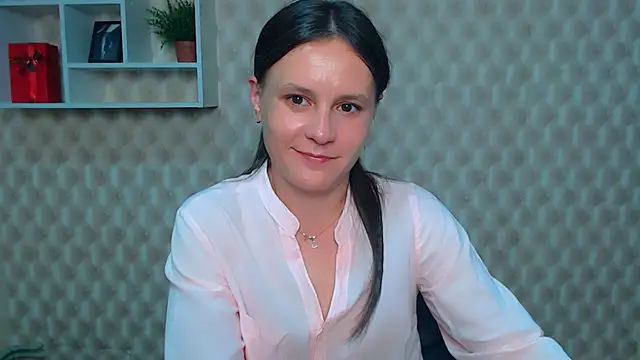 EvelinaMiss  online show from September 18, 2025, 12:30 pm