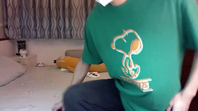 kai101010 online show from November 25, 2025, 2:28 pm