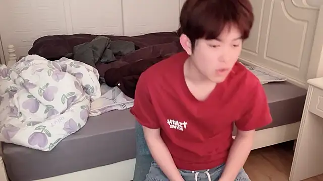 Snapshot of xlong00099 chatting on December 1, 2025, 6:25 am xlong00099 online show from December 1, 2025, 6:25 am