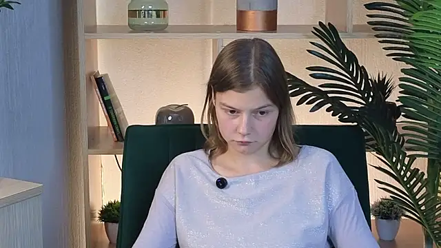 MeridethMondoux online show from September 19, 2025, 12:53 pm