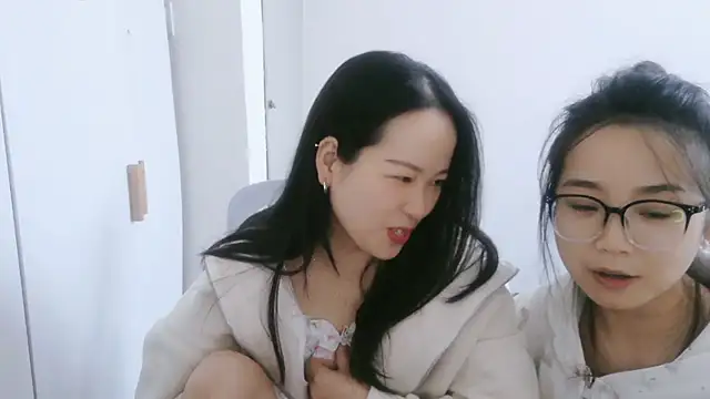 Snapshot of wxj1019 chatting on November 30, 2025, 6:47 am wxj1019 online show from November 30, 2025, 6:47 am