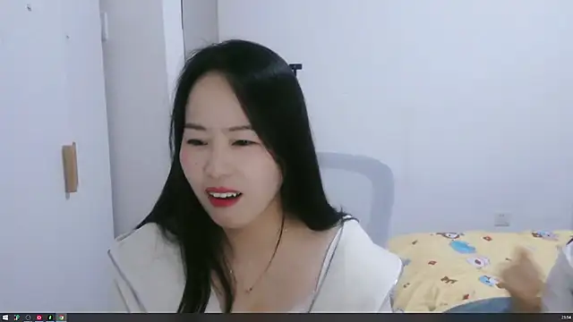 Snapshot of wxj1019 chatting on November 28, 2025, 1:55 pm wxj1019 online show from November 28, 2025, 1:55 pm