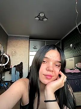 Tiffanysavelin online show from September 23, 2025, 3:30 pm