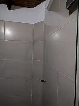 Suzanelee1 online show from October 14, 2025, 1:01 pm