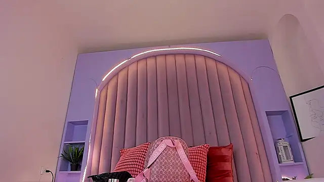 Snapshot of KeendraFox_ chatting on October 4, 2025, 5:25 pm KeendraFox online show from October 4, 2025, 5:25 pm