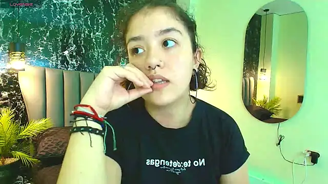 Nia-Stark online show from September 27, 2025, 3:18 pm