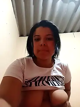 DulceLuna6 online show from October 5, 2025, 6:04 am