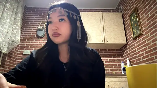 EmmaLeexth online show from February 19, 2026, 4:59 pm