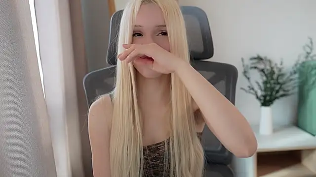 Laura Obsidian online show from November 2, 2025, 7:46 am