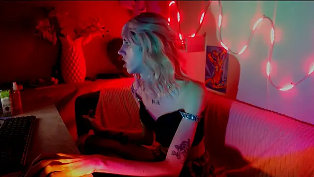 AlexNaughty14 online show from October 19, 2025, 8:28 am