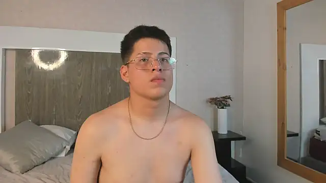 davidcruz16 online show from October 8, 2025, 8:16 am