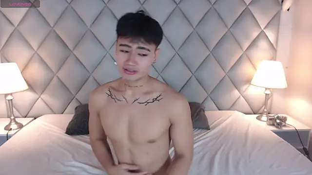 Snapshot of Clement_Reyes chatting on October 10, 2025, 1:23 pm Clement Reyes online show from October 10, 2025, 1:23 pm