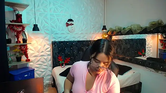 Snapshot of Amy_dl chatting on December 5, 2025, 12:37 pm Amy dl online show from December 5, 2025, 12:37 pm