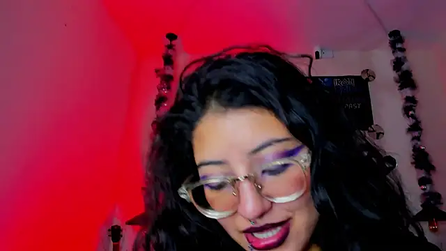 SabrinaV  online show from January 5, 2026, 5:27 pm