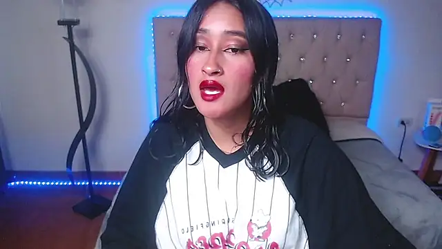 paulina 26 online show from September 23, 2025, 8:27 pm