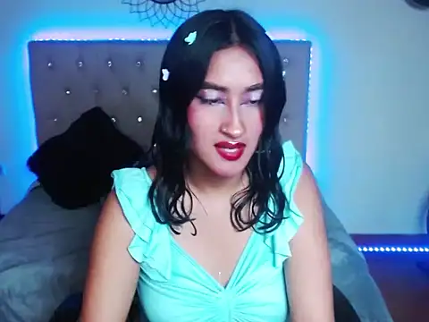 paulina 26 online show from October 1, 2025, 8:35 pm