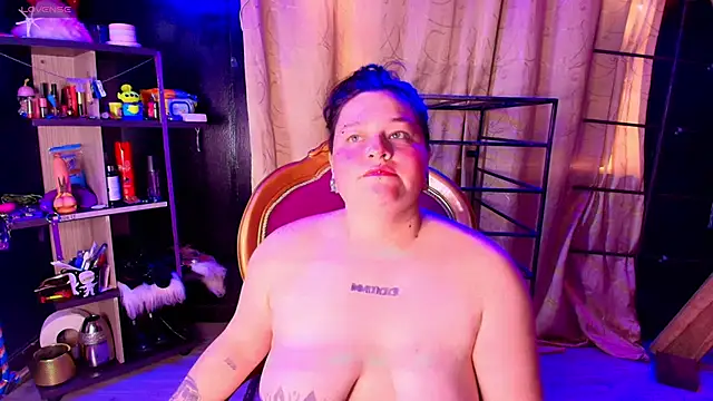 Miilaa    online show from November 17, 2025, 8:24 pm