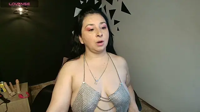 Snapshot of AgataThompson_ chatting on October 13, 2025, 8:54 pm AgataThompson online show from October 13, 2025, 8:54 pm