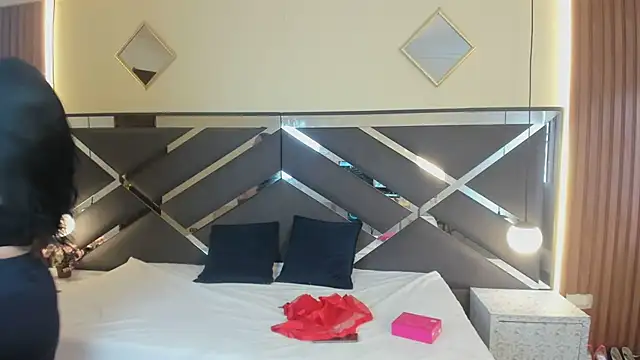 AgataThompson  online show from March 2, 2026, 7:32 pm