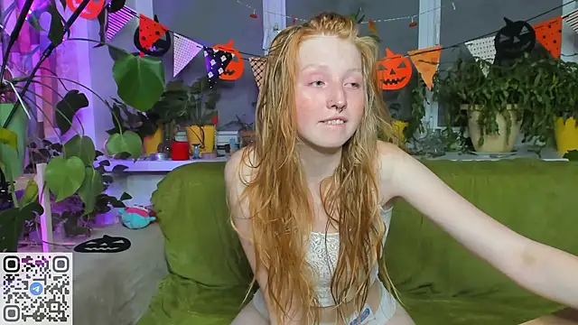 Snapshot of RitaSweety18 chatting on October 20, 2025, 5:35 pm RitaSweety18 online show from October 20, 2025, 5:35 pm