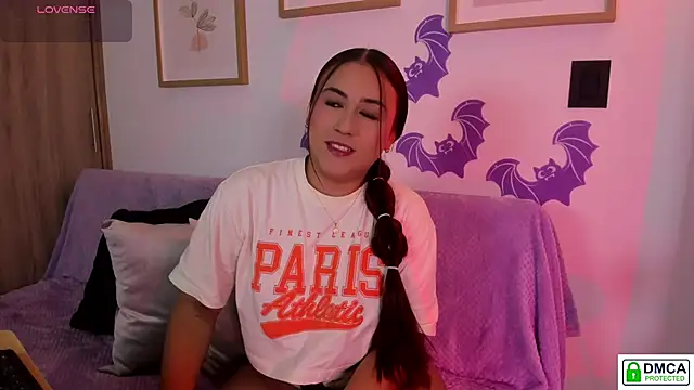 Marie Colin   online show from October 7, 2025, 12:39 pm