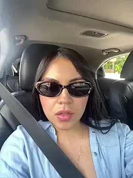 XxsarawxX online show from September 21, 2025, 8:03 pm