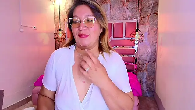 MaylinRosse  online show from April 16, 2026, 9:39 pm