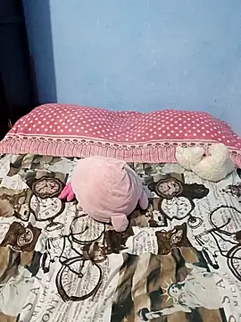 little onixx online show from November 15, 2025, 4:44 pm