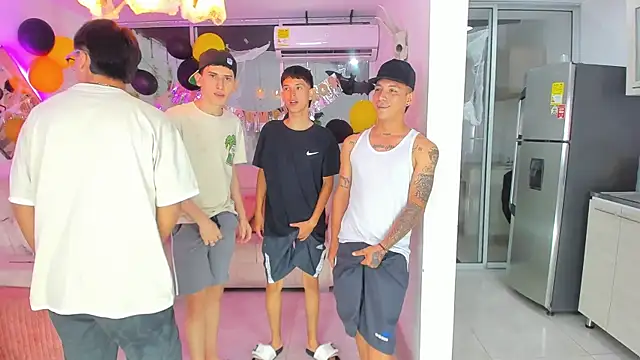 Snapshot of Houseofwarrios chatting on October 24, 2025, 5:17 am Houseofwarrios online show from October 24, 2025, 5:17 am