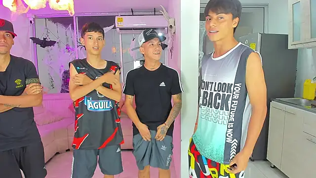 Snapshot of Houseofwarrios chatting on October 15, 2025, 5:17 am Houseofwarrios online show from October 15, 2025, 5:17 am