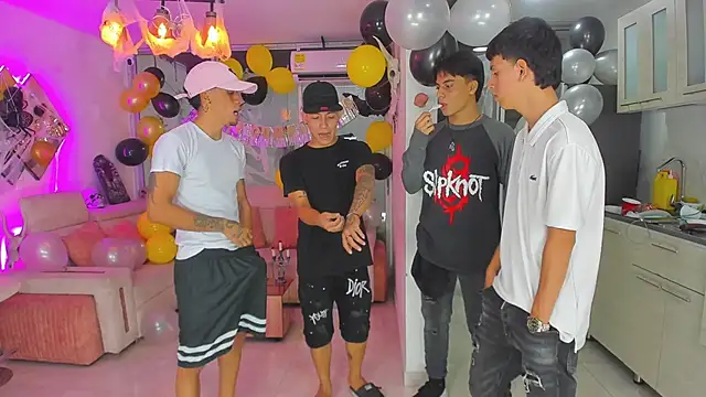 Snapshot of Houseofwarrios chatting on October 23, 2025, 4:33 am Houseofwarrios online show from October 23, 2025, 4:33 am