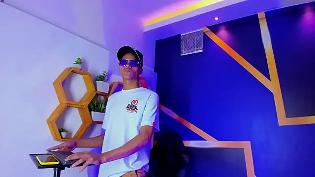 Imperialboys 2 online show from September 21, 2025, 4:06 am
