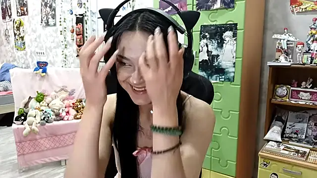 MiaJuiceee online show from September 26, 2025, 11:17 am