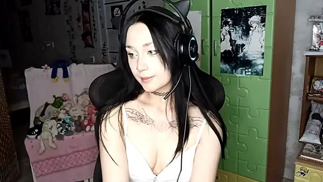MiaJuiceee online show from September 28, 2025, 10:11 am
