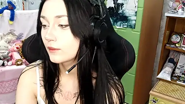 MiaJuiceee online show from October 5, 2025, 10:06 am