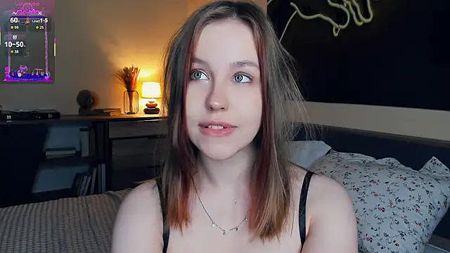 Snapshot of MaliaBourraine chatting on October 21, 2025, 7:08 am MaliaBourraine online show from October 21, 2025, 7:08 am