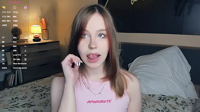 Snapshot of MaliaBourraine chatting on November 27, 2025, 7:09 am MaliaBourraine online show from November 27, 2025, 7:09 am