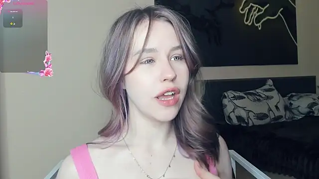Snapshot of MaliaBourraine chatting on June 19, 2026, 8:09 am MaliaBourraine online show from June 19, 2026, 8:09 am