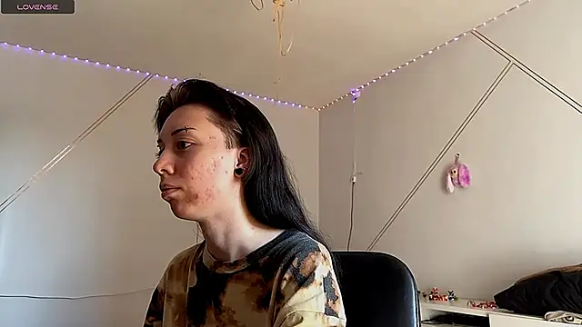hello veronica online show from October 3, 2025, 6:04 am