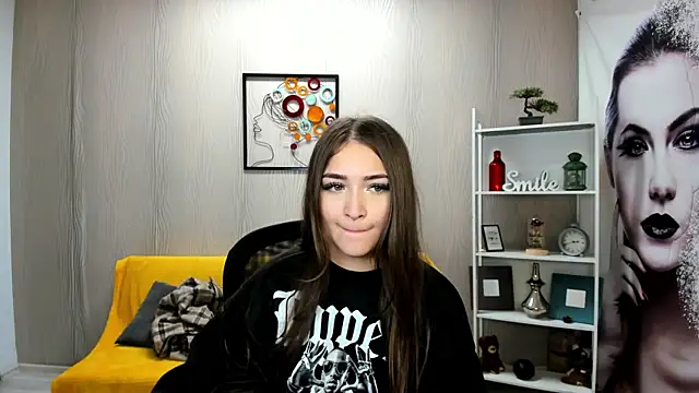 Snapshot of EllaClarke chatting on October 22, 2025, 11:42 am EllaClarke online show from October 22, 2025, 11:42 am