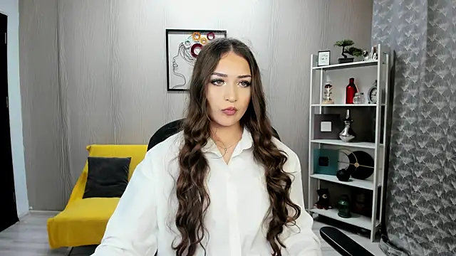 Snapshot of EllaClarke chatting on June 13, 2026, 9:51 am EllaClarke online show from June 13, 2026, 9:51 am