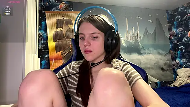 Elira Breeze online show from February 26, 2026, 2:50 pm