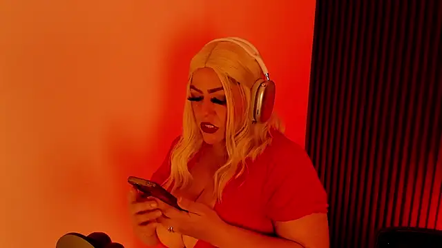 Snapshot of Aliyahsstone chatting on November 7, 2025, 12:21 pm Aliyahsstone online show from November 7, 2025, 12:21 pm