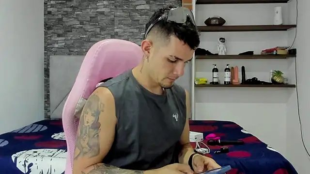 BooyHott  online show from February 25, 2026, 7:47 pm