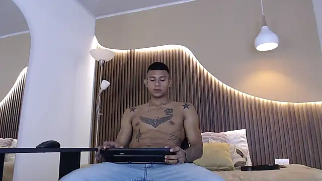 Aiden steel online show from November 8, 2025, 1:36 pm