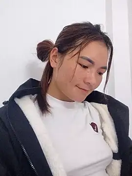 phuongxinhxan online show from November 23, 2025, 1:15 am