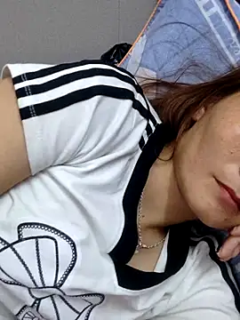 Snapshot of phuongxinhxan chatting on October 13, 2025, 8:16 am phuongxinhxan online show from October 13, 2025, 8:16 am