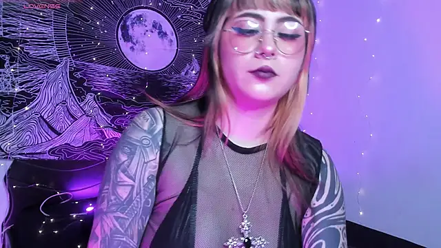 Hallucigenia  online show from November 28, 2025, 2:17 pm