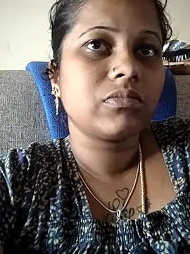 sweetqueen143 online show from January 7, 2026, 5:45 am