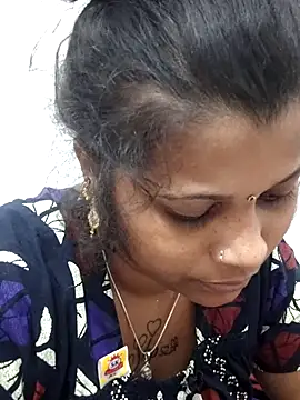 sweetqueen143 online show from February 11, 2026, 6:35 am